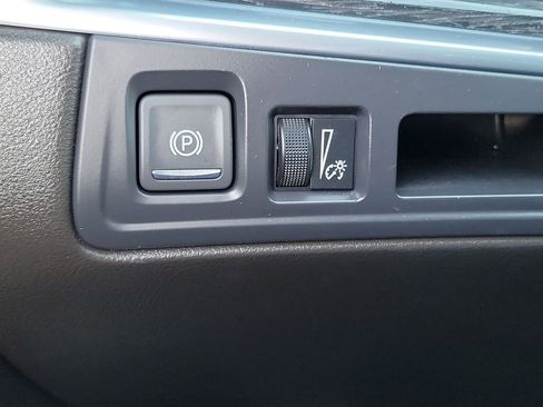 Certified 2023 Cadillac XT5 Premium Luxury image 17