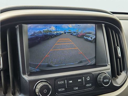Used 2015 Chevrolet Colorado Z71 AWD/4WD image 16