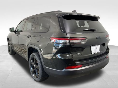 Used 2023 Jeep Grand Cherokee L Limited w/ Black Appearance Package AWD/4WD image 7