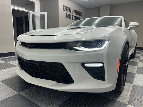 Used 2017 Chevrolet Camaro SS RWD image 29