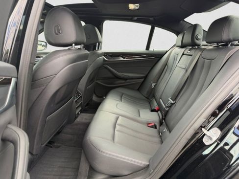 Used 2019 BMW 530e xDrive AWD/4WD image 18