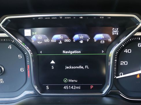 Used 2021 GMC Yukon XL Denali w/ Denali Premium Package AWD/4WD image 15
