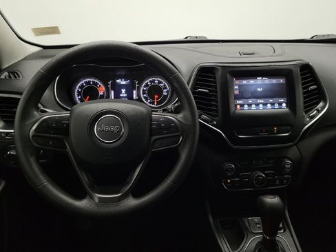 Used 2021 Jeep Cherokee Latitude FWD image 22