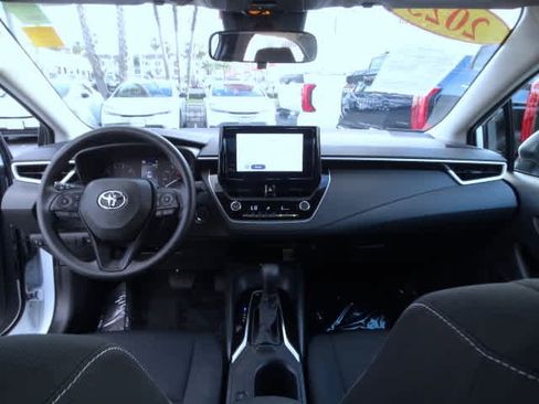 Used 2025 Toyota Corolla LE image 23