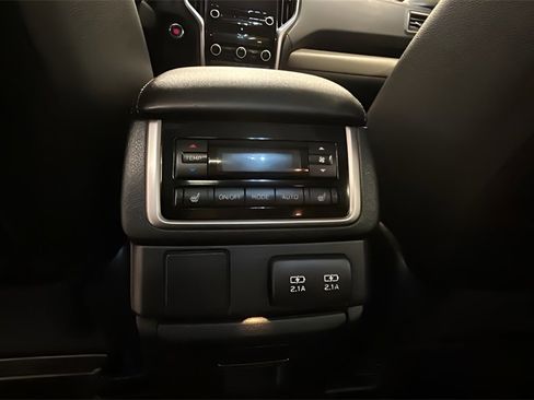 Used 2022 Subaru Ascent Limited w/ Technology Package image 10