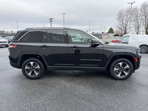 Used 2022 Jeep Grand Cherokee Limited 4xe image 8