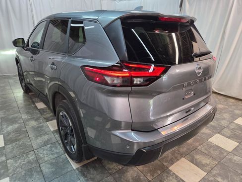 Used 2025 Nissan Rogue SV AWD/4WD image 6