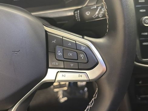 Used 2023 Volkswagen Tiguan SEL R-Line image 22