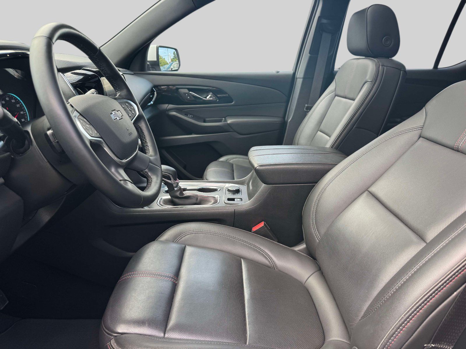 Used 2023 Chevrolet Traverse RS AWD/4WD image 13