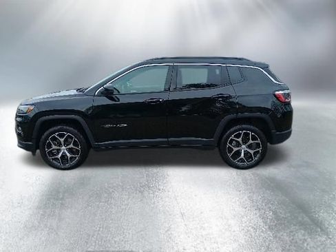 Used 2024 Jeep Compass Limited AWD/4WD image 2