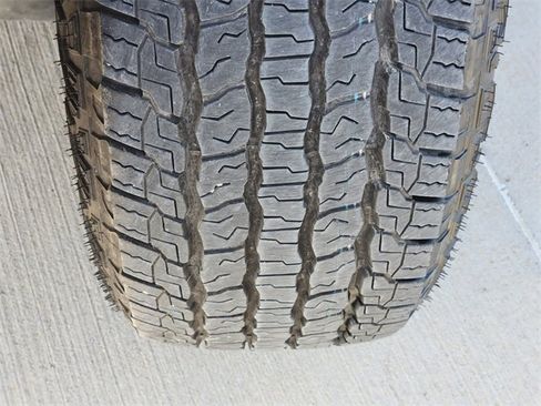 Used 2023 Chevrolet Tahoe Z71 image 12