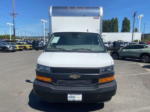 Used 2021 Chevrolet Express 3500 w/ Power Convenience Package image 3