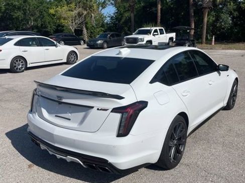 Used 2025 Cadillac CT5 V RWD image 4