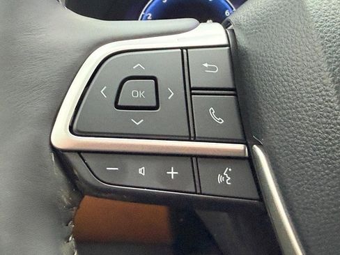 New 2026 Toyota Highlander Platinum image 11