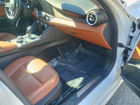 Used 2019 Alfa Romeo Giulia Ti AWD/4WD image 13
