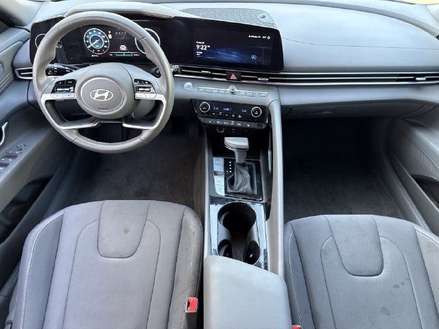 Used 2025 Hyundai Elantra SEL FWD image 10