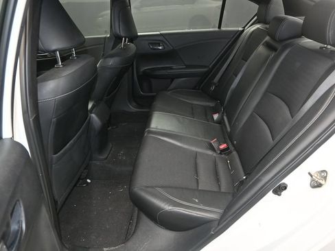 Used 2017 Honda Accord Sport image 11