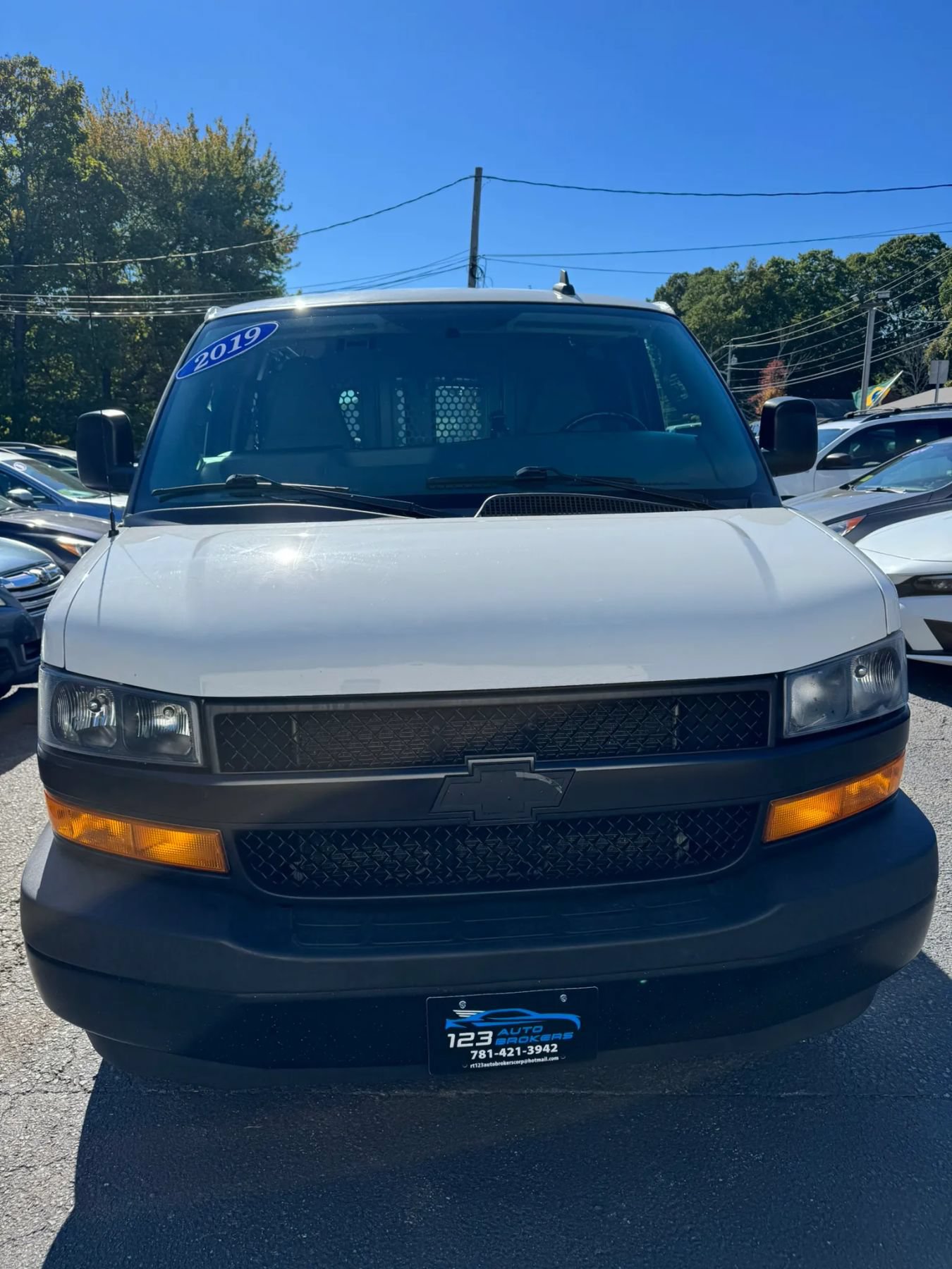 Used 2019 GMC Savana 2500 w/ Driver Convenience Package RWD image 2