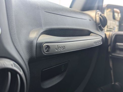 Used 2015 Jeep Wrangler Unlimited Sport AWD/4WD image 24