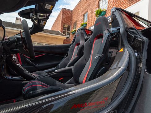 Used 2022 McLaren 765LT RWD image 31