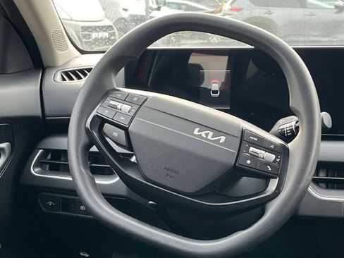 Used 2025 Kia K4 LXS image 28