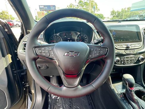 Certified 2024 Chevrolet Equinox RS FWD image 11