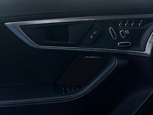 Used 2019 Jaguar F-TYPE Convertible image 20