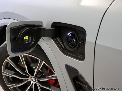 New 2026 BMW X5 xDrive50e w/ M Sport Package image 10