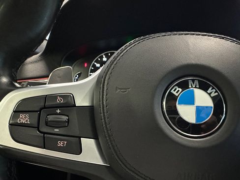 Used 2018 BMW M550i xDrive image 41