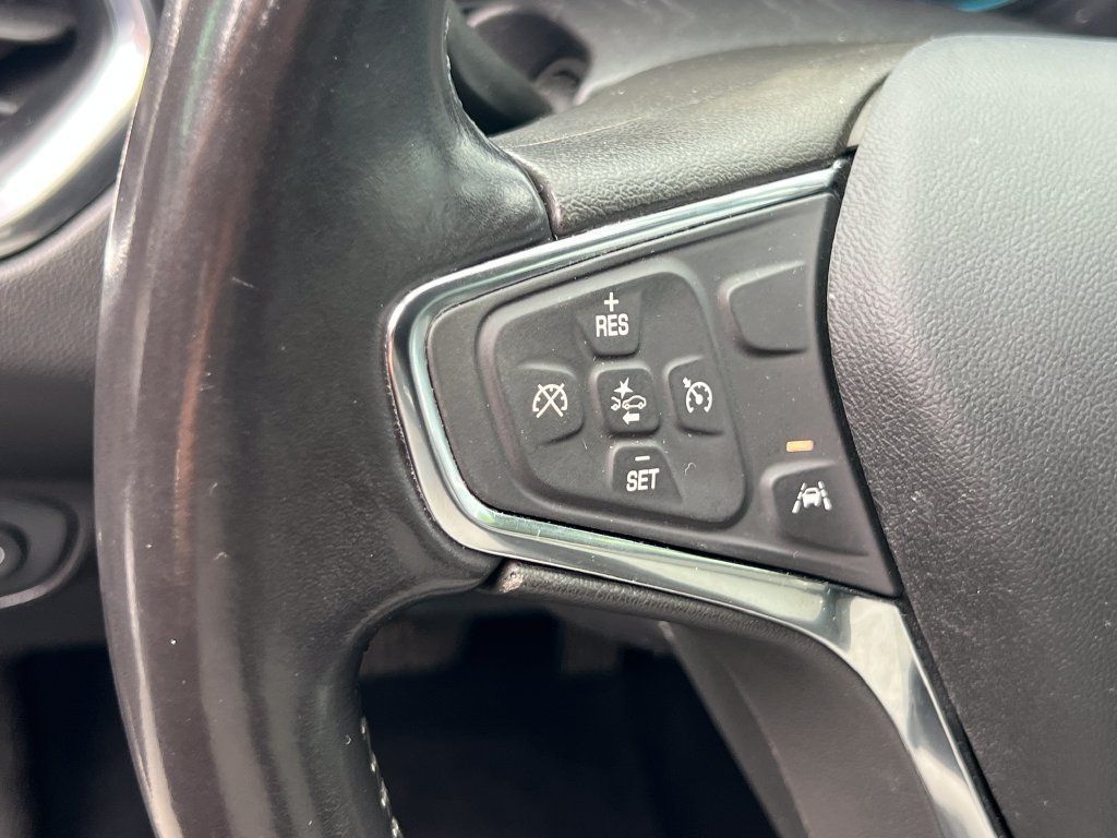 Used 2021 Chevrolet Equinox LT FWD image 23