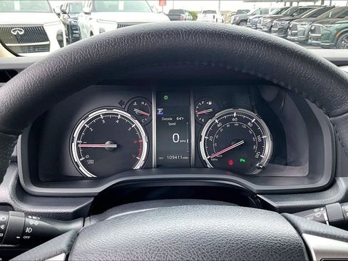 Used 2022 Toyota 4Runner Limited AWD/4WD image 31