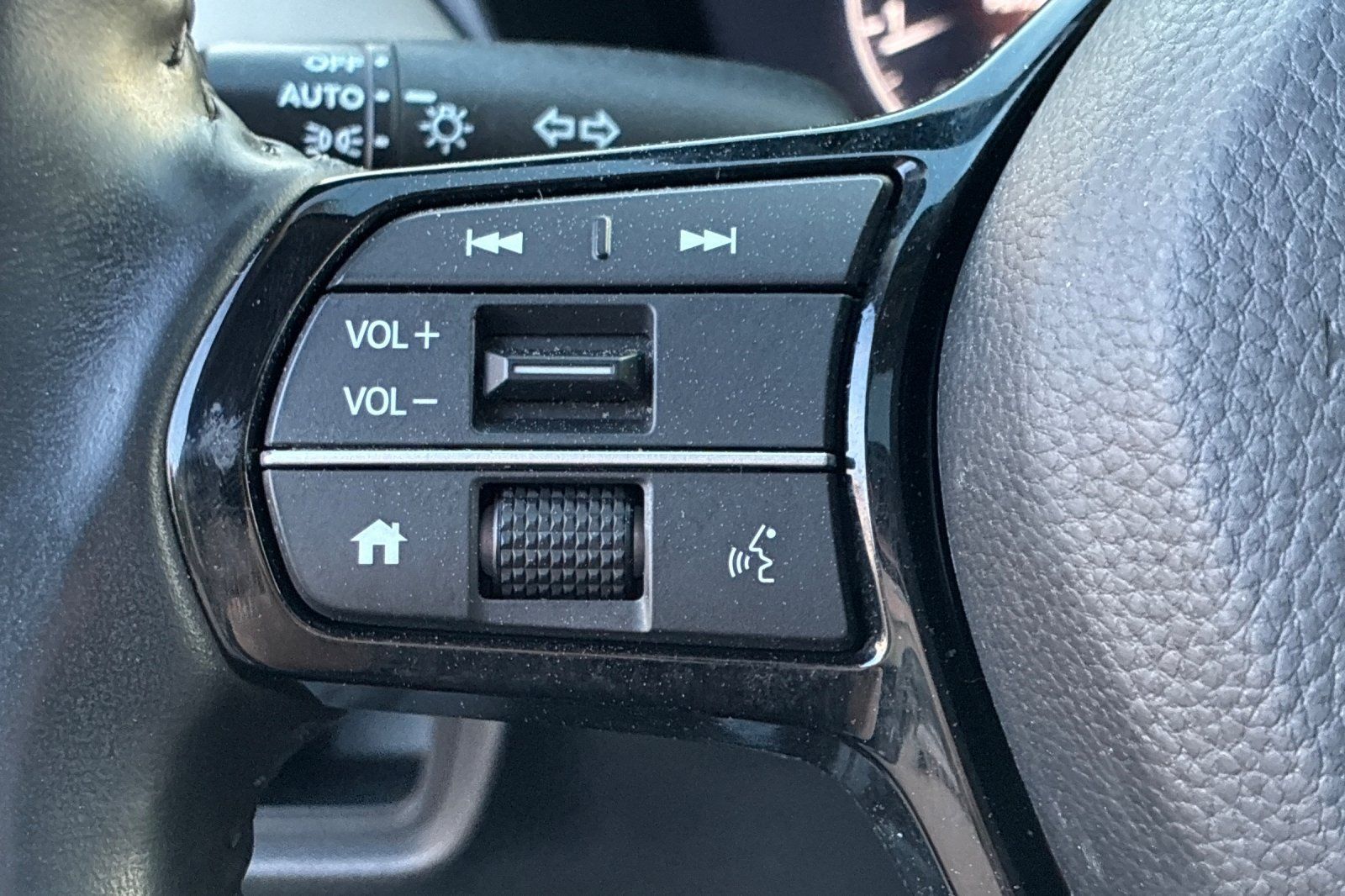 Used 2025 Honda HR-V EX-L image 28