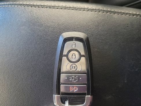 Used 2018 Ford Edge Titanium w/ Equipment Group 301A FWD image 32