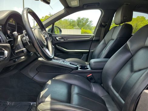 Used 2021 Porsche Macan AWD/4WD image 24