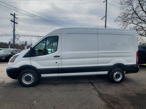 Used 2019 Ford Transit 250 148 Medium Roof RWD image 2