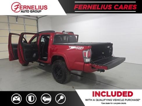 Used 2022 Toyota Tacoma TRD Sport w/ TRD Premium Sport Package AWD/4WD image 14