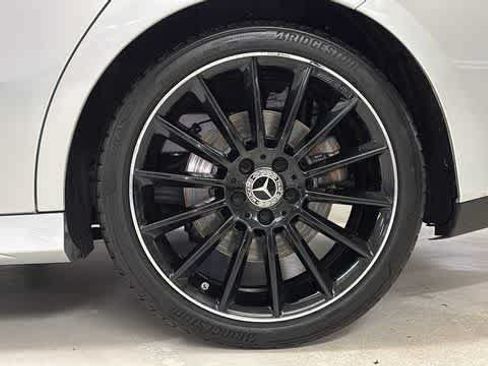 Used 2023 Mercedes-Benz CLA 250 4MATIC image 11