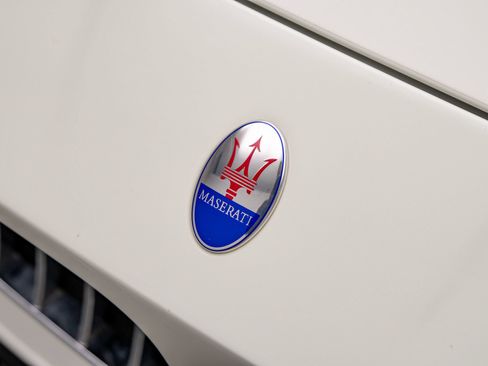 Used 2013 Maserati GranTurismo Sport RWD image 45
