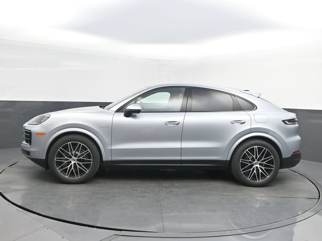 Certified 2026 Porsche Cayenne E-Hybrid Coupe AWD/4WD image 2