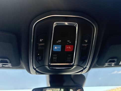 Used 2024 Jeep Grand Cherokee Laredo X w/ Trailer Tow Package image 28