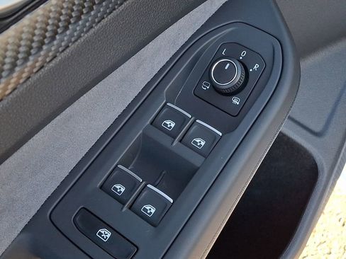Used 2025 Volkswagen Golf R Black Edition image 23