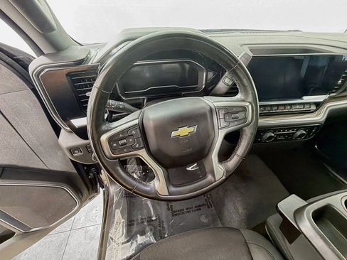Used 2023 Chevrolet Silverado 1500 LT AWD/4WD image 11