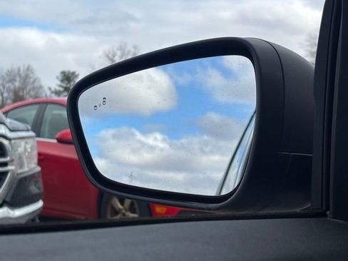 Used 2022 Ford Escape SE image 27