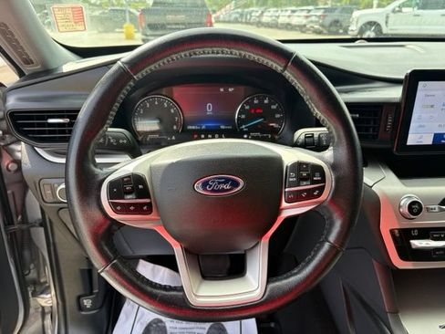 Used 2021 Ford Explorer XLT RWD image 16