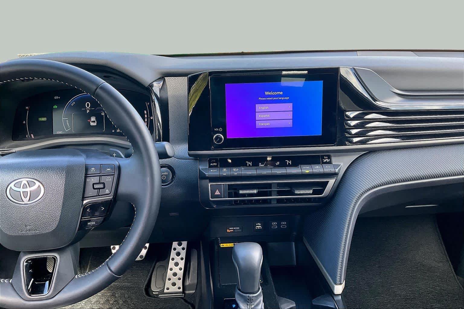 Used 2026 Toyota Camry SE w/ Convenience Package FWD image 7