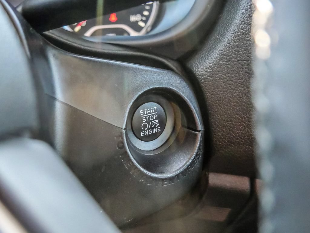 Used 2021 Jeep Renegade Latitude AWD/4WD image 31