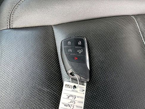 Used 2025 GMC Sierra 1500 SLT image 36