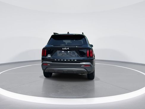 Used 2022 Kia Sorento S image 6