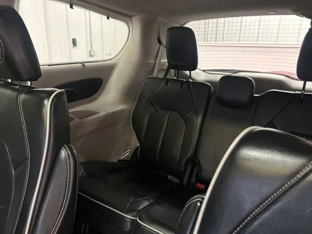 Used 2024 Chrysler Pacifica Limited FWD image 14