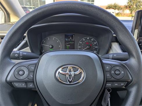 Used 2025 Toyota Corolla LE image 27